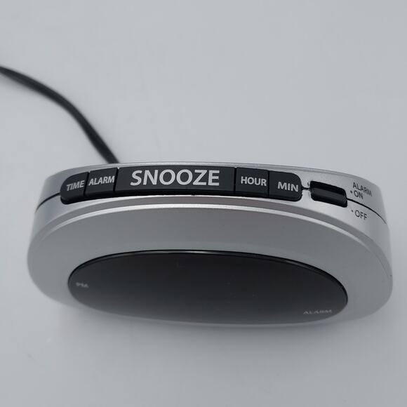 SHARP Small DIGITAL ALARM CLOCK Electric/Battery MODEL SPC 089 TESTED Snooze - Picture 3 of 3